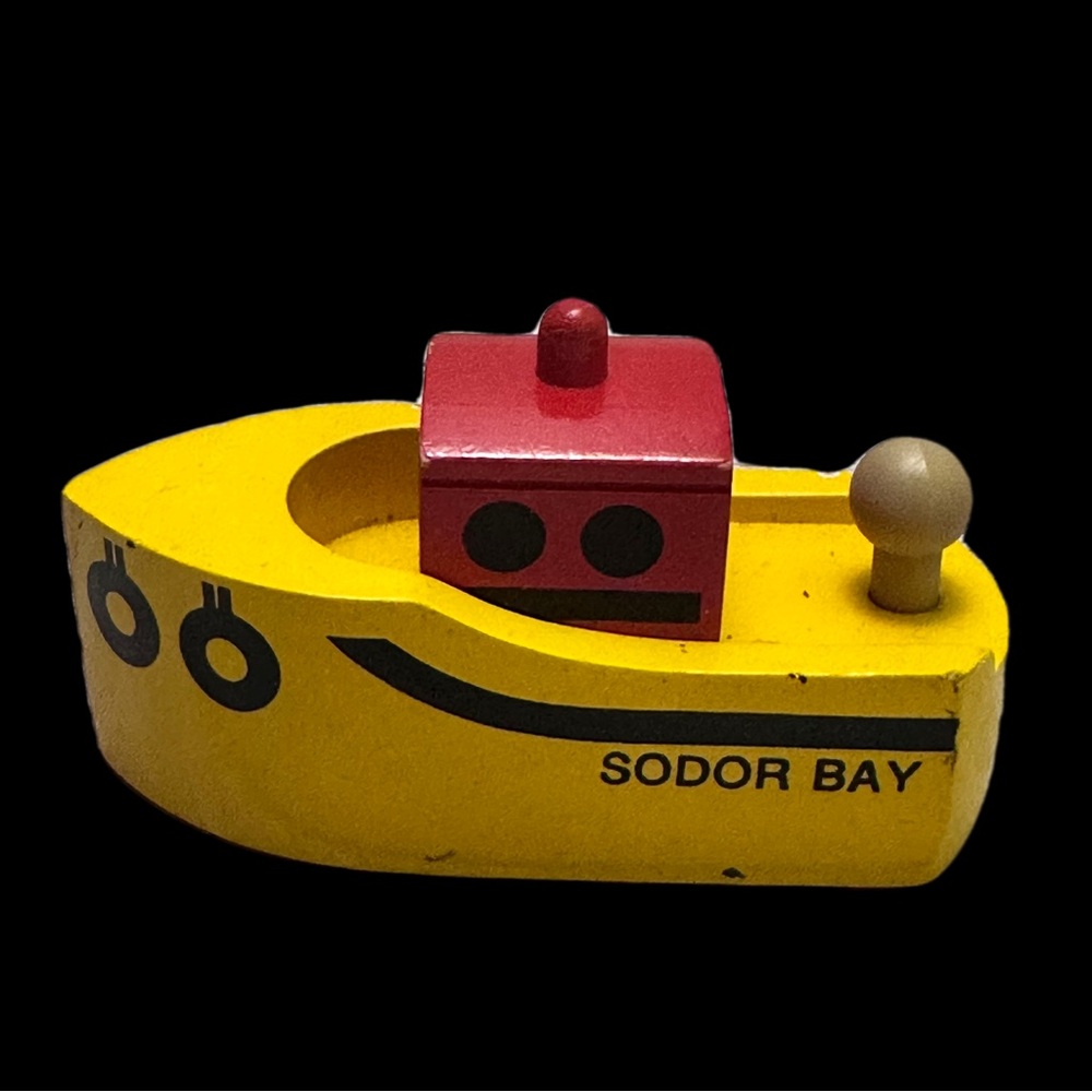 Thomas & Friends SODOR BAY Wooden Toy Boat - Yellow and Red